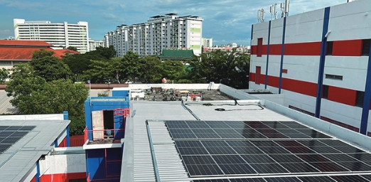 自社施設屋上への太陽光発電ソーラーパネル設置1